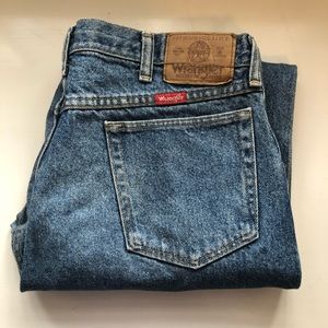 vintage high waisted wrangler mom jeans